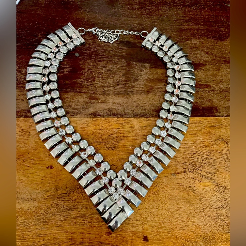 Metal rhinestone necklace